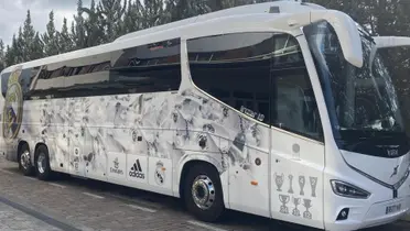 El autobús del Real Madrid sufre un percance en Alemania. Imagen: Mundo Deportivo.