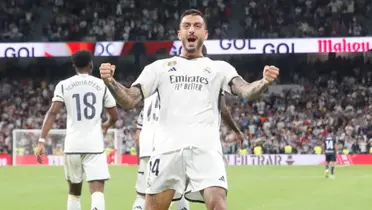 Joselu celebra uno de los goles con la camiseta del Real Madrid.