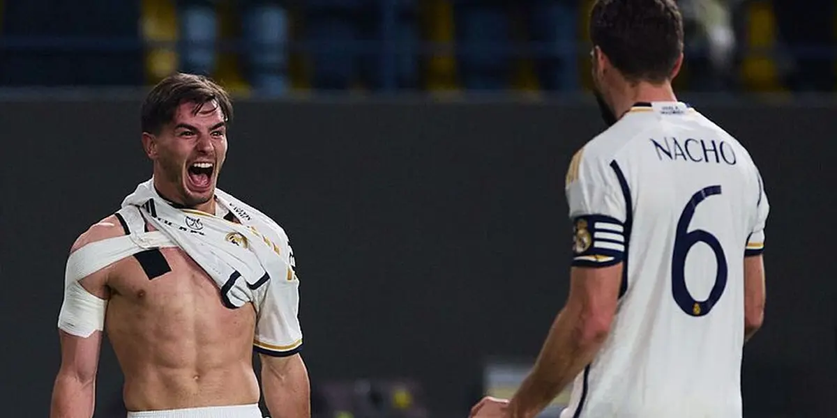 Brahim celebra con Nacho el quinto del partido. Imagen: Marca.