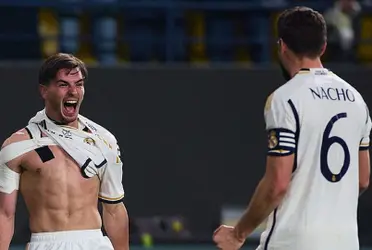 Brahim celebra con Nacho el quinto del partido. Imagen: Marca.