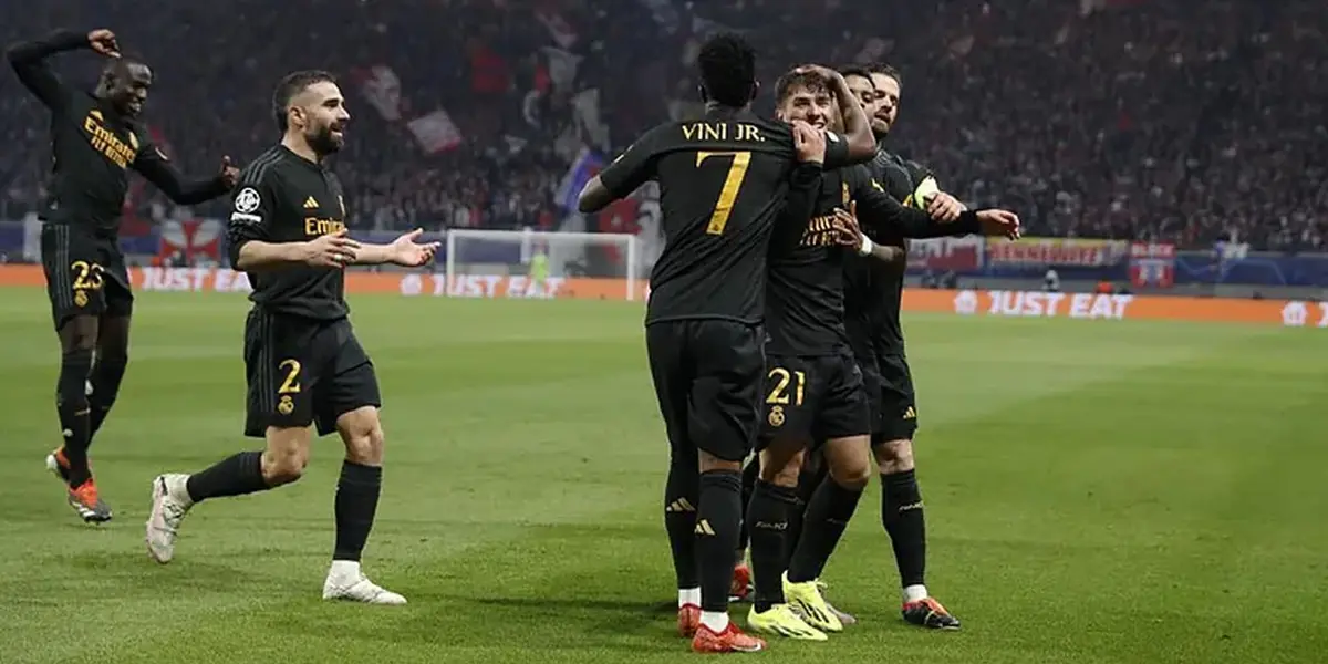 Brahim celebra el gol anotado con sus compañeros. Imagen: Marca.