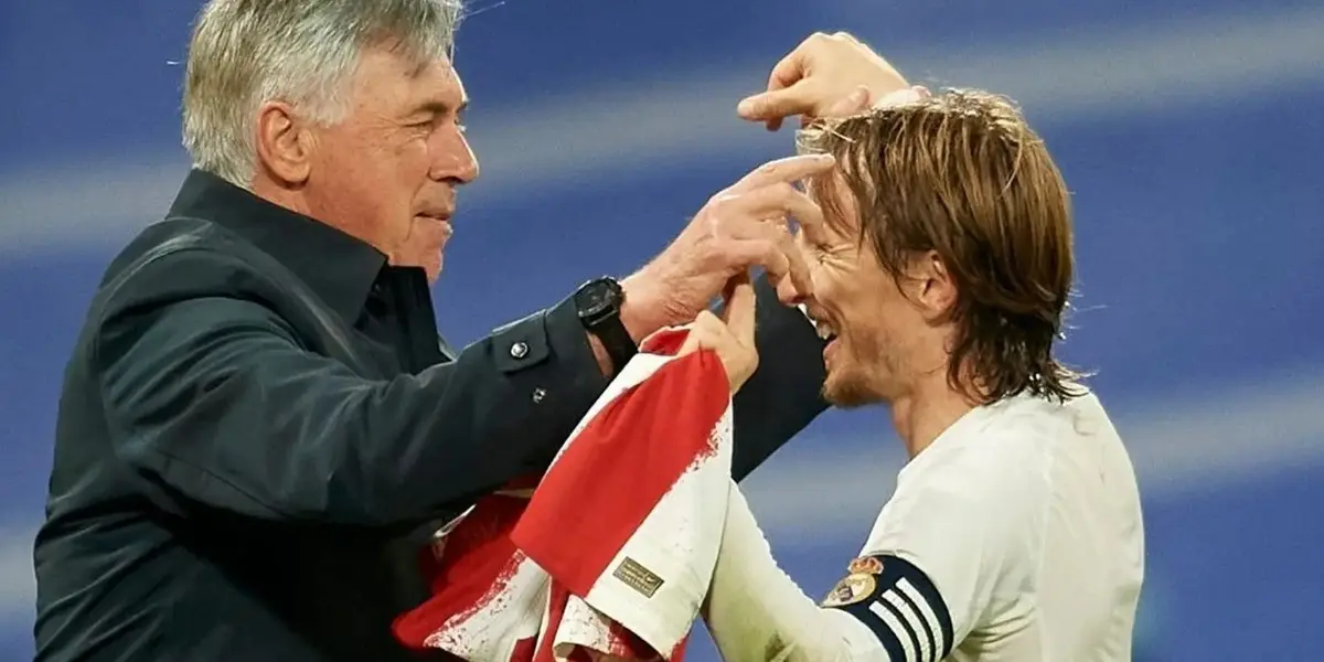 Carlo Ancelotti junto con Luka Modric. Imagen: Tribuna.com