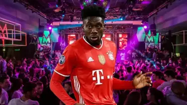 Cazan a Davies de fiesta en París mientras se recupera de su lesión.