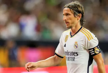 Con un dominio del juego total Real Madrid aplastar por 4 a 1 al Villarreal y Modric se suma a la fiesta de goles.