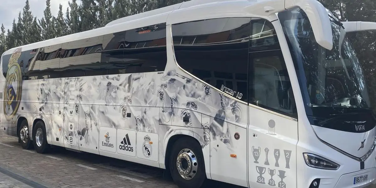 El autobús del Real Madrid sufre un percance en Alemania. Imagen: Mundo Deportivo.