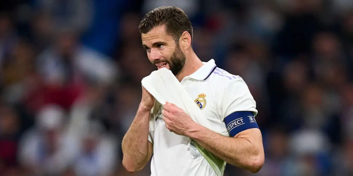 El defensa tiene dos ofertas muy lucrativas para jugar en norteamerica.