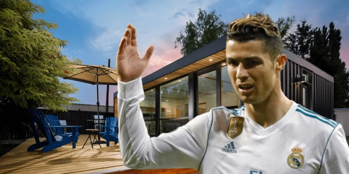 El delantero se fue por la puerta de atrás.