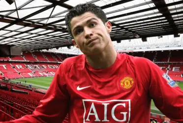 El exjugador del Real Madrid estuvo presente en la derrota de los Reds Devils.