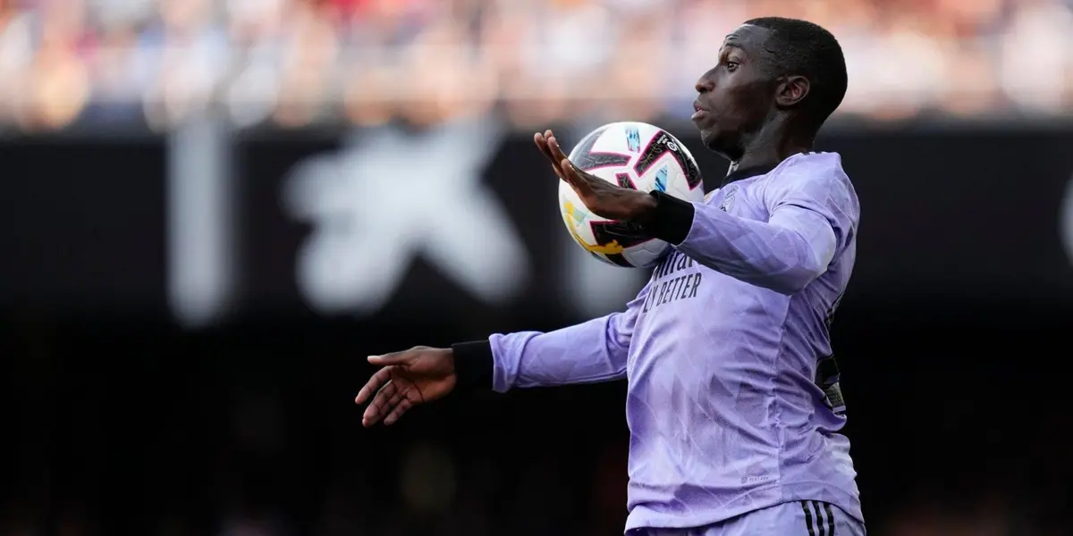 El francés no parece tener asegurado un lugar en el equipo la próxima temporada.