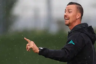 El histórico jugador blanco hará uso de sus dotes futbolísticos para convencer a una de las revelaciones de Europa.