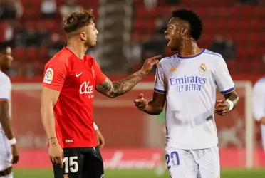 El jugador del Mallorca vuelve al faltarle el respeto a Vinicus en el Santiago Bernabéu.