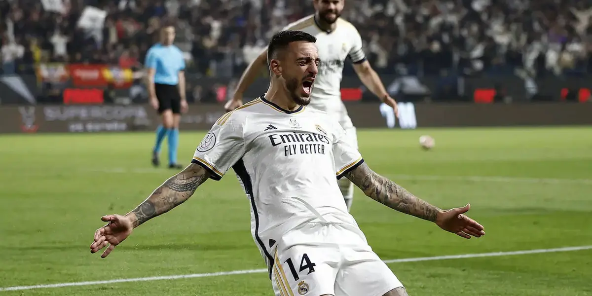 Joselu celebra el 4-3 sobre el césped del Al-Awwal Stadium. Imagen: El Correo.