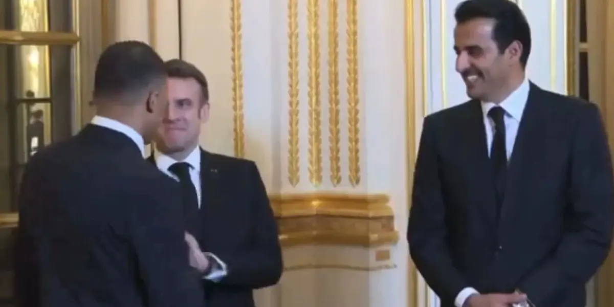 Momento en el que Mbappé saluda a Macron junto con el emir de Qatar al lado. Imagen: La Sexta.