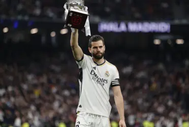 Nacho eleva el título de Supercopa ante el Santiago Bernabéu.