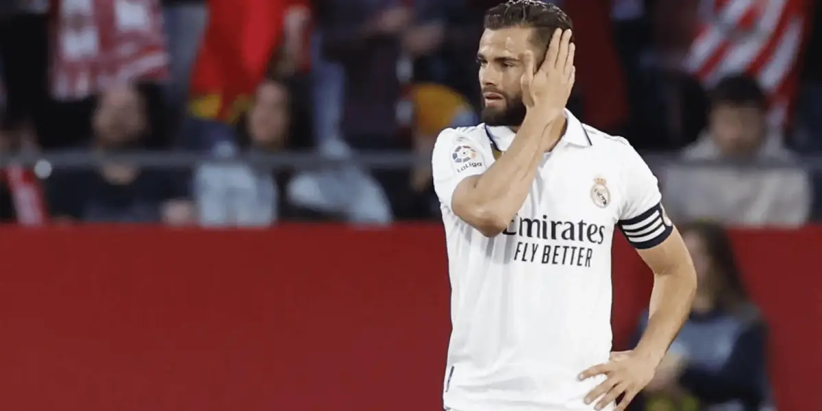 Nacho vio la roja tras una temeraria entrada ante Samu.