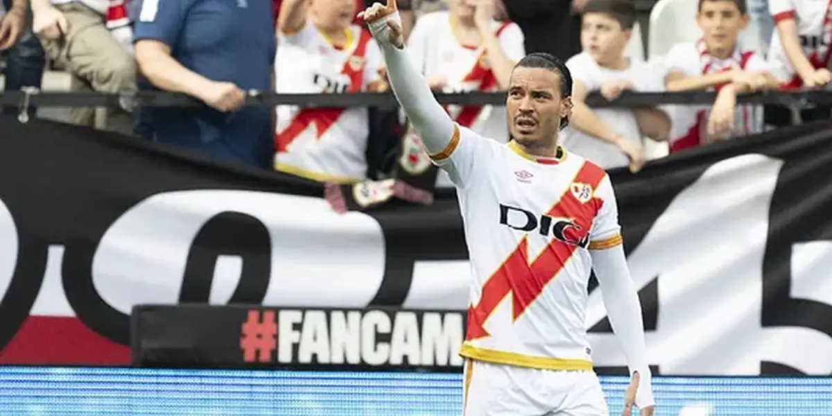 Raúl de Tomás celebra el gol del empate. Imagen: LaLiga