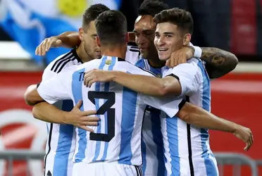 Un mediocampista argentino que suena en el Real Madrid debutó con la selección de su pais y marcó un verdadero golazo.